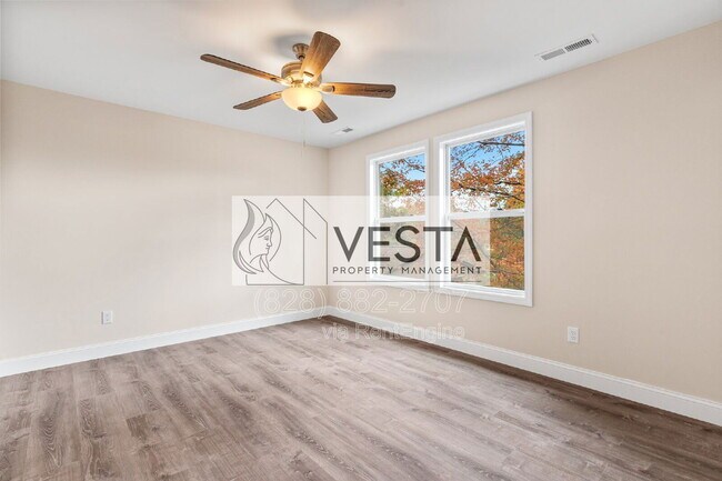 Building Photo - 2506 Turnpike Rd