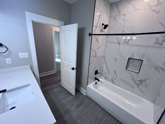 Building Photo - 8817 Stillwater Rd