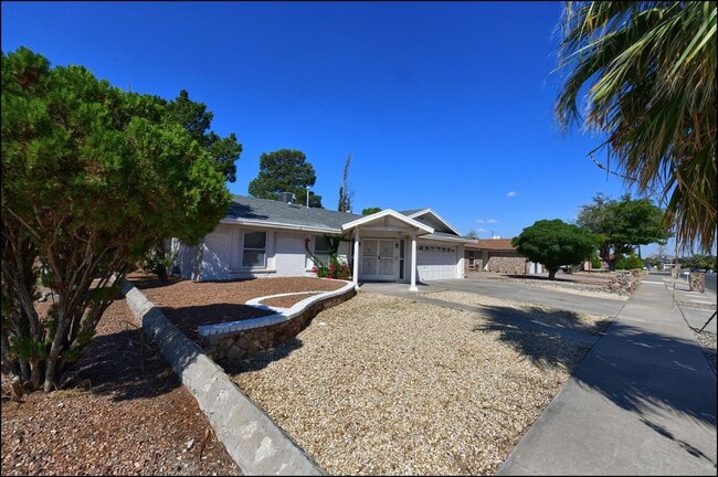 Building Photo - Pending