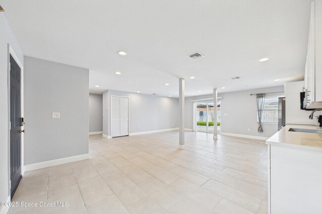 Building Photo - 1500 Dorsal St