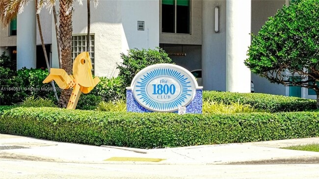 Building Photo - 1800 N Bayshore Dr