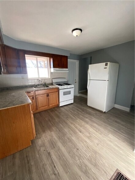 Building Photo - 908 North Ave