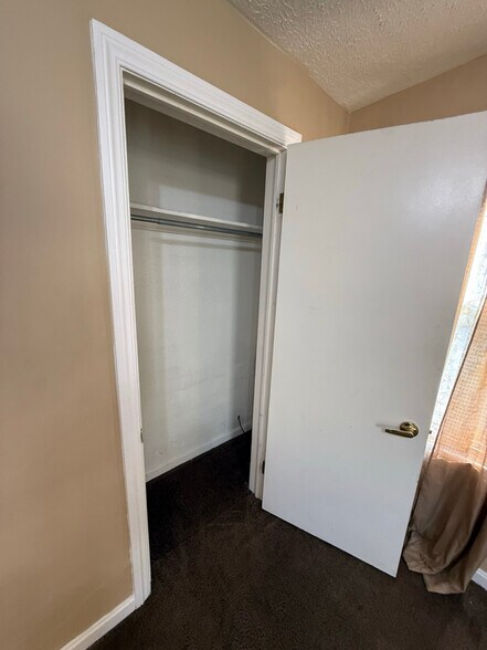 Building Photo - 3549 E 104th St