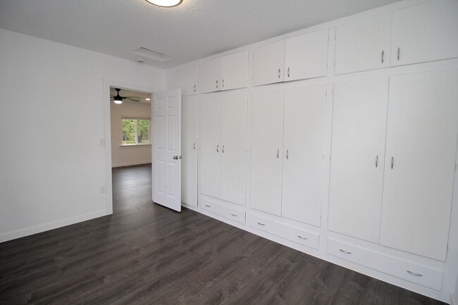 Building Photo - 7225 SE 65th Ave