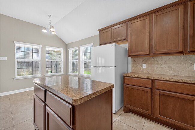 Building Photo - 2000 Water Trace Ct