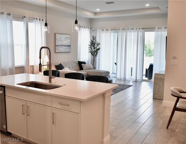 Building Photo - 9175 Cayman Dr