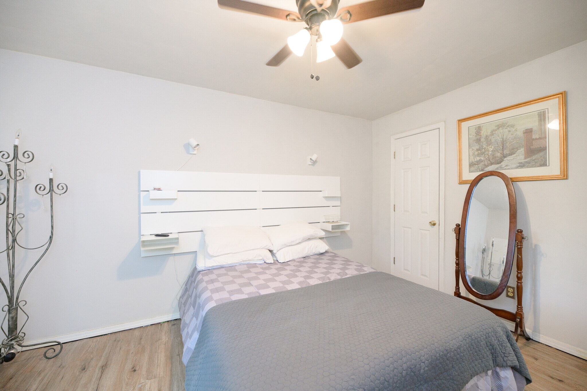 Building Photo - 834 C Ave