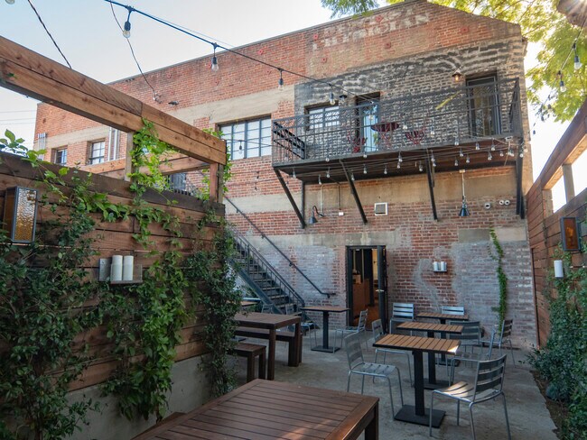 Building Photo - 5359 W Adams Blvd