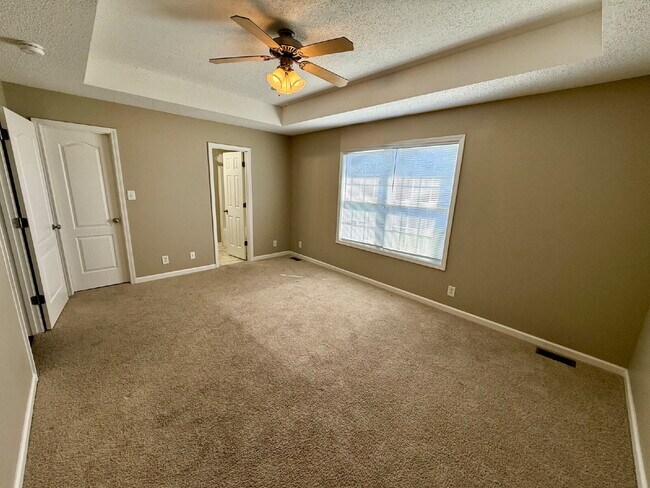Building Photo - 409 Athena Dr