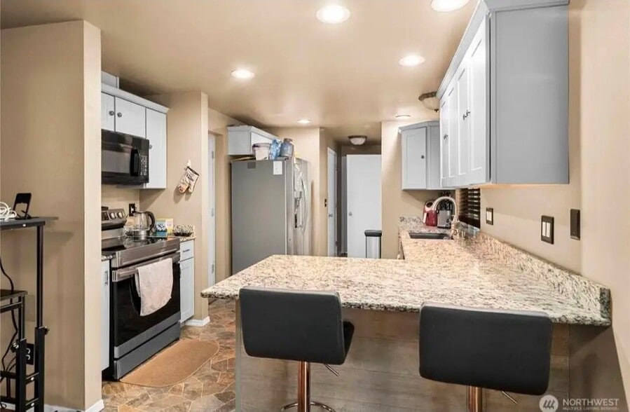Building Photo - 7923 Incline Ct SE
