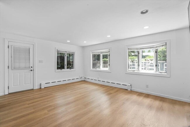 Building Photo - 46 Marino Ave