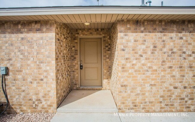 Building Photo - 2107 Langford Ave