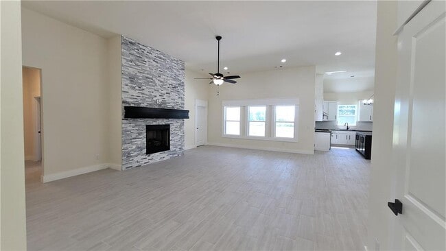 Building Photo - 108 Tralee Ln