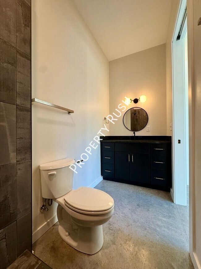 Building Photo - 1861 Zeta Way