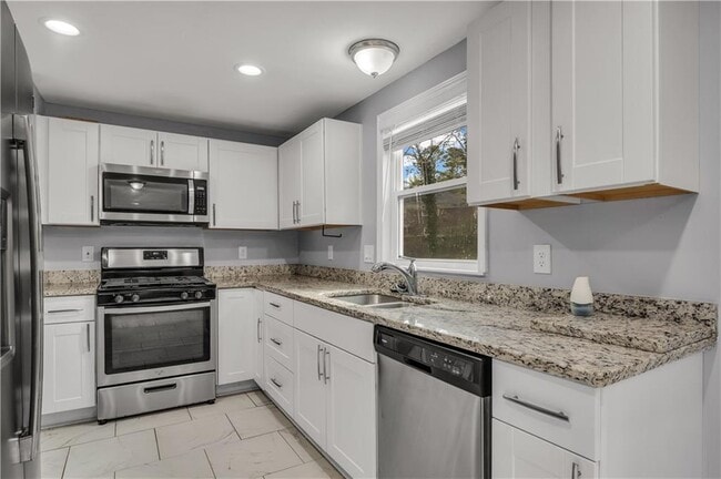 Building Photo - 2441 Empire Forest Dr