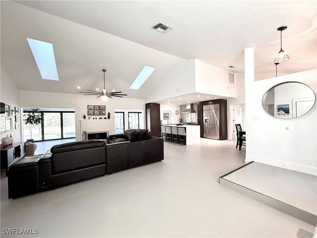 Building Photo - 3631 1st Ave NW