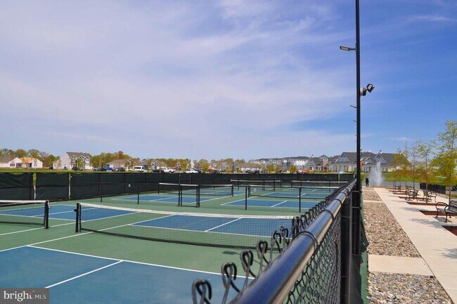 Building Photo - 170 Harrier Wy