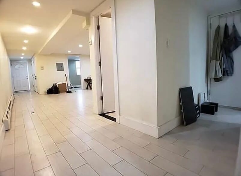 Building Photo - 98 Harman St