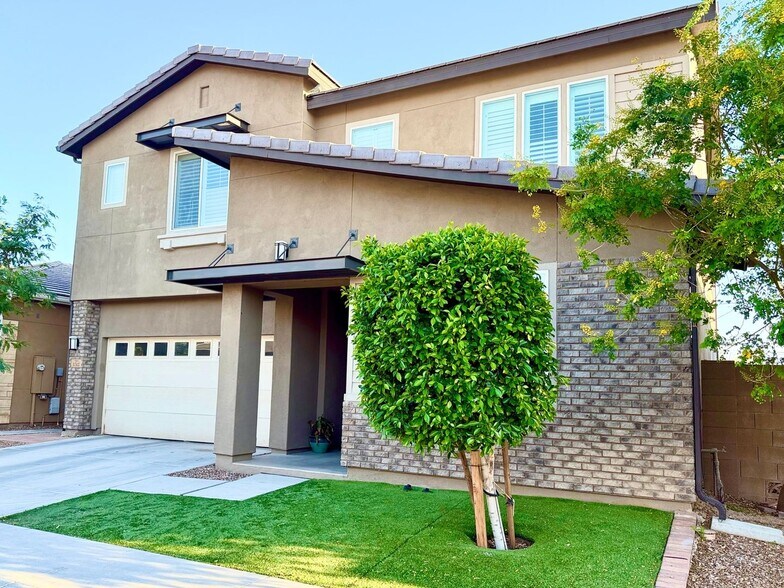 Building Photo - 1743 W Jeanine Dr