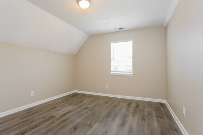 Building Photo - 3661 Colonnade Ct