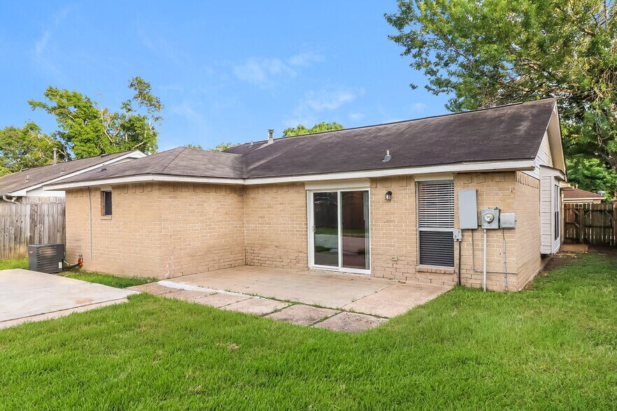 Building Photo - 20250 Telegraph Square Ln