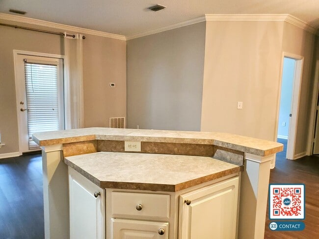 Building Photo - Bright & Spacious Hilton Head Island - Best Location!