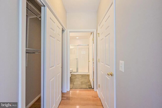 Building Photo - 2911 Deer Hollow Way