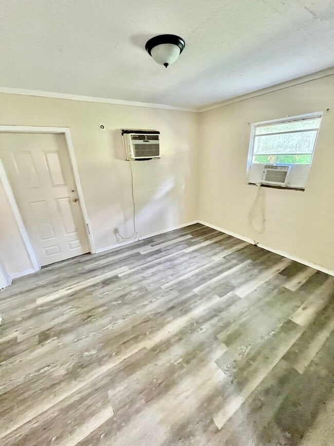 Building Photo - Winter Haven 1BR/1BA Duplex; NO APPLICATIO...