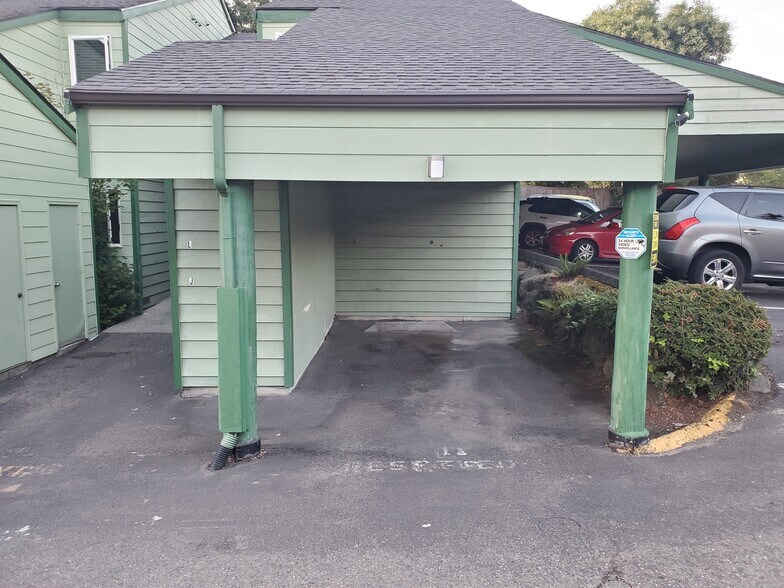 Building Photo - 310 S 174th Pl