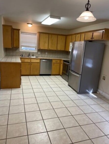 Building Photo - 105 Westchase Dr