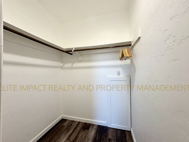 Building Photo - 1981 N Terraza de la Cienega