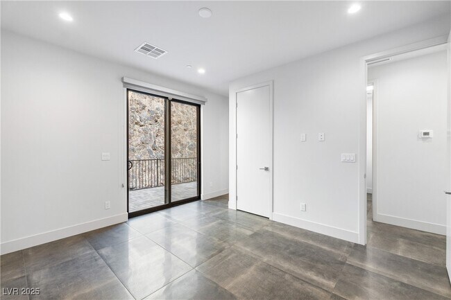 Building Photo - 386 Tranquil Peak Ct