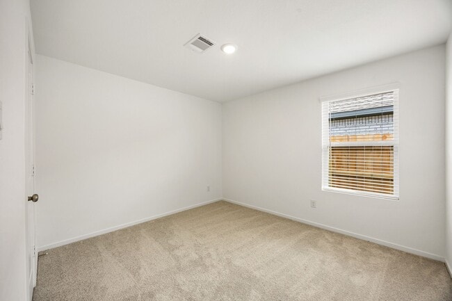 Building Photo - 27418 Sweetwater Bay Dr
