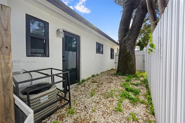 Building Photo - 511 NW 93rd St