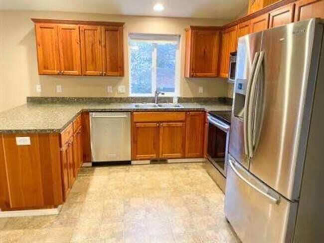 Building Photo - 6913 Owl Dr SE