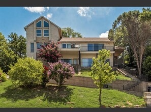 Building Photo - 1803 Old Oak Dr