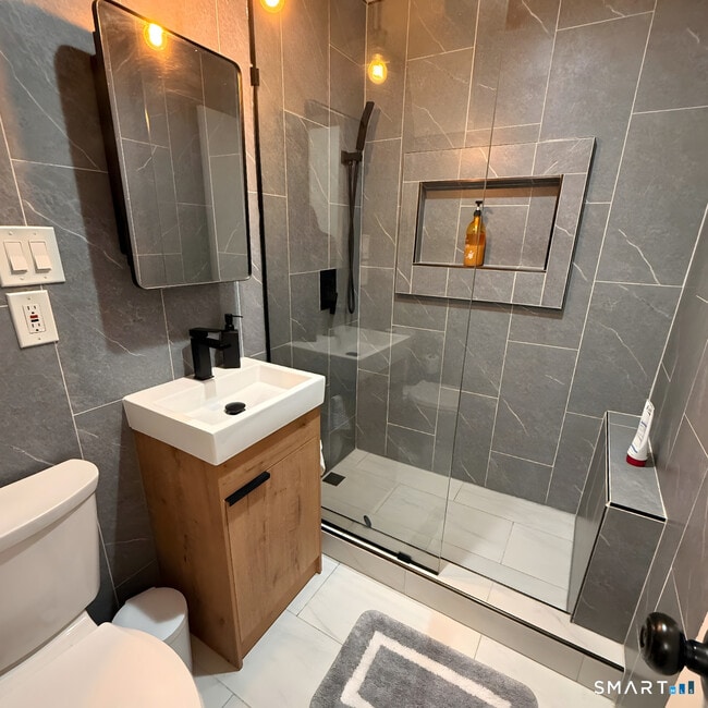 Building Photo - 30 Glenbrook Rd