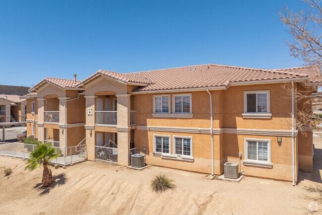 Building Photo - Suncrest