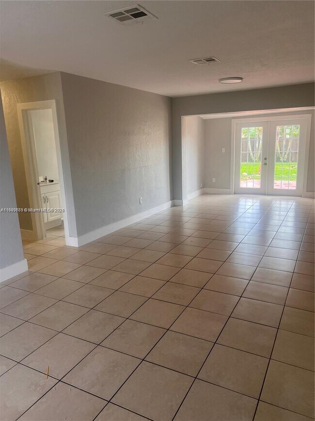 Building Photo - 7100 Park St