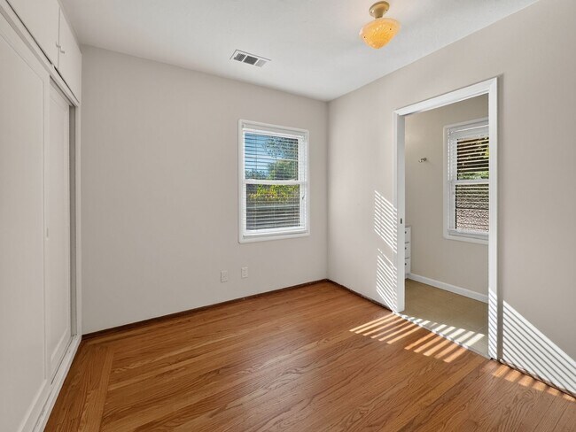 Building Photo - 3240 Hudson Ave