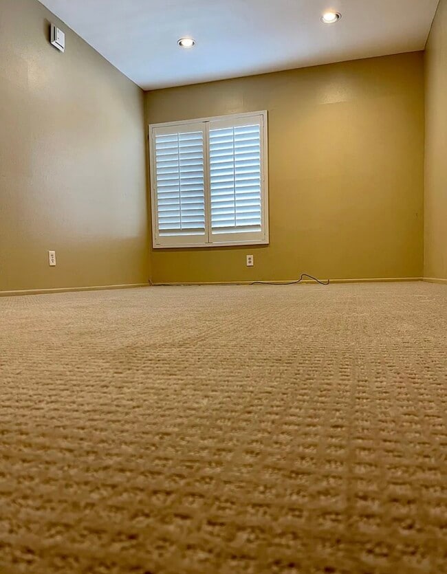 Building Photo - 5700 Etiwanda Ave