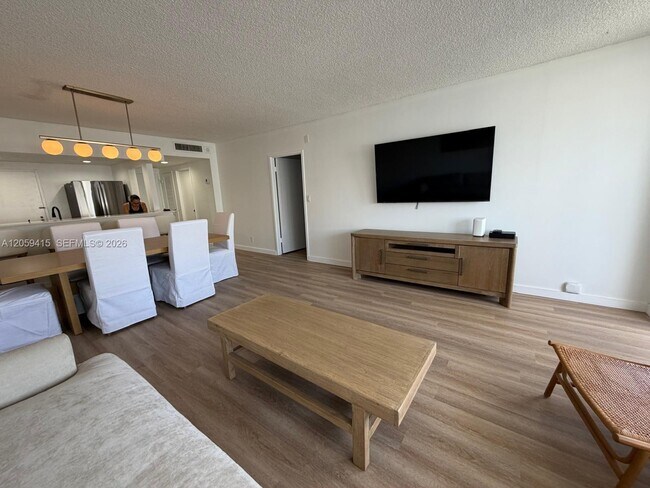 Building Photo - 3725 S Ocean Dr