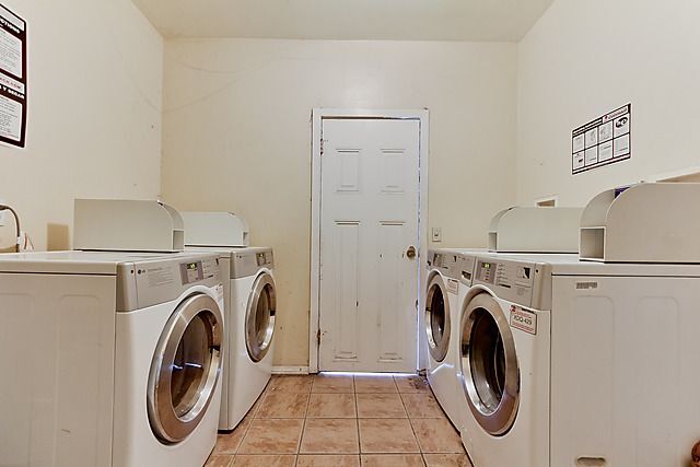 Building Photo - 2284 Kearney Ave