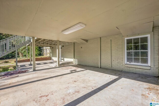 Building Photo - 2161 Chapel Hill Rd