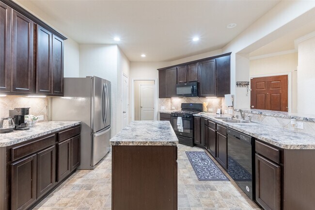 Building Photo - 11413 Hackmatack Way