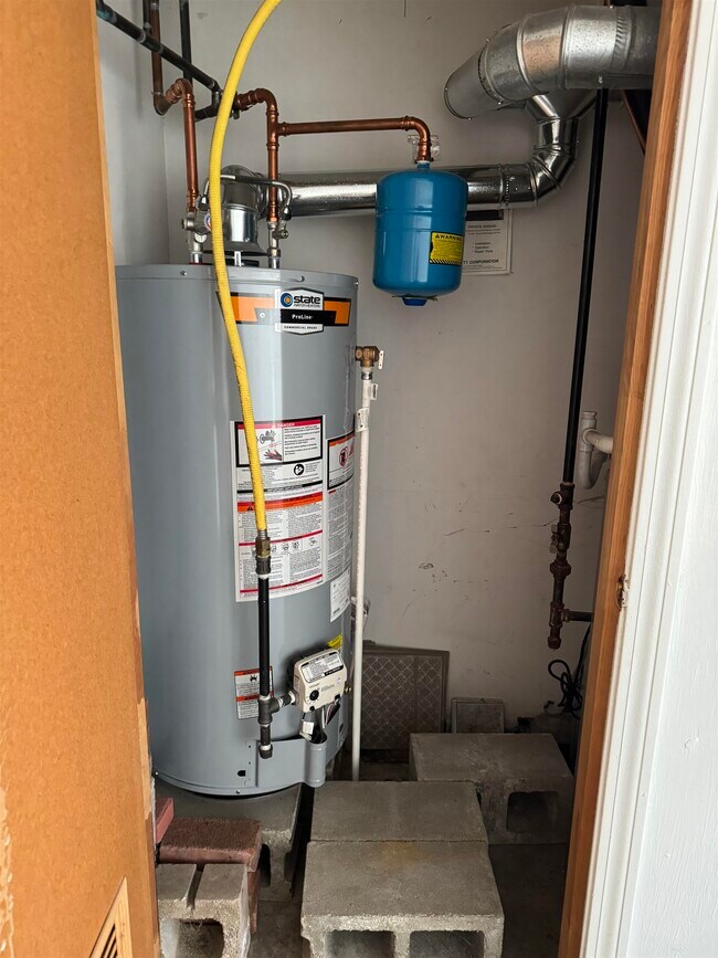 Building Photo - 16 High Bridge Hl