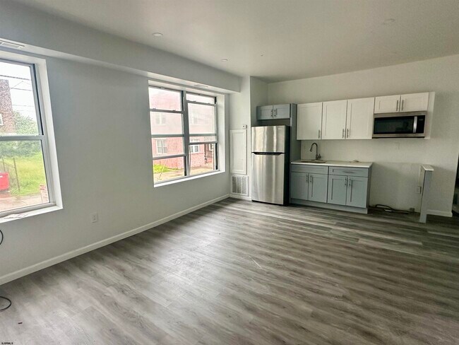 Building Photo - 214 Atlantic Ave