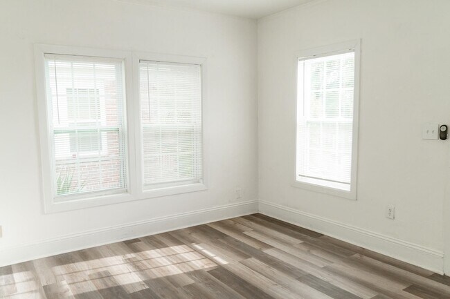 Building Photo - 511 N Monroe St