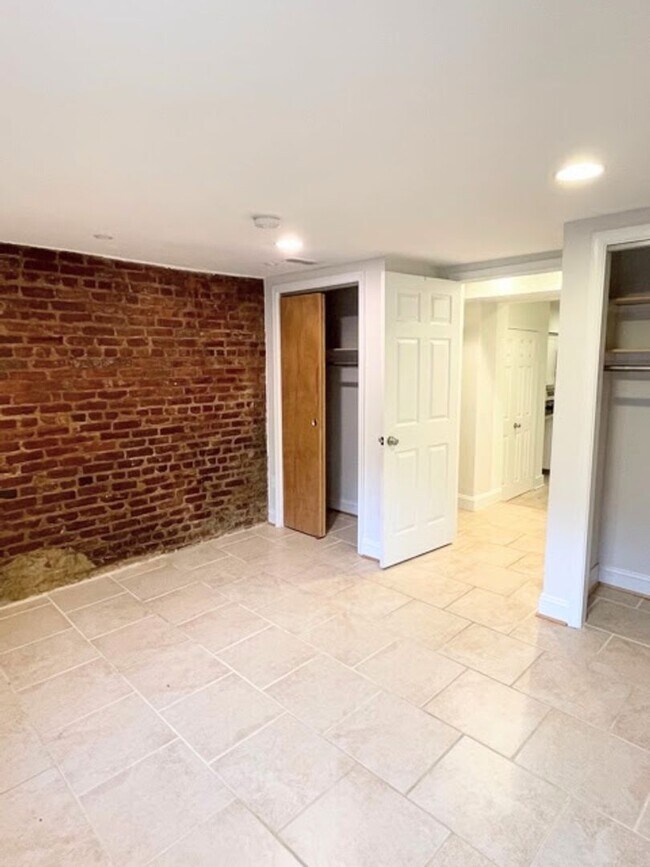 Building Photo - 1351 Irving St NW