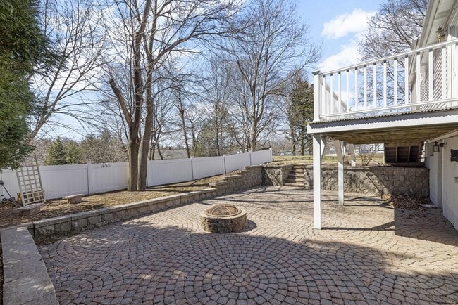 Building Photo - 160 Ravenswood Rd